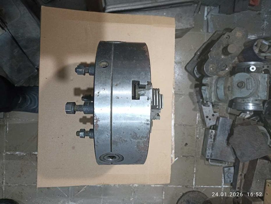 Продам токарный патрон 250 мм