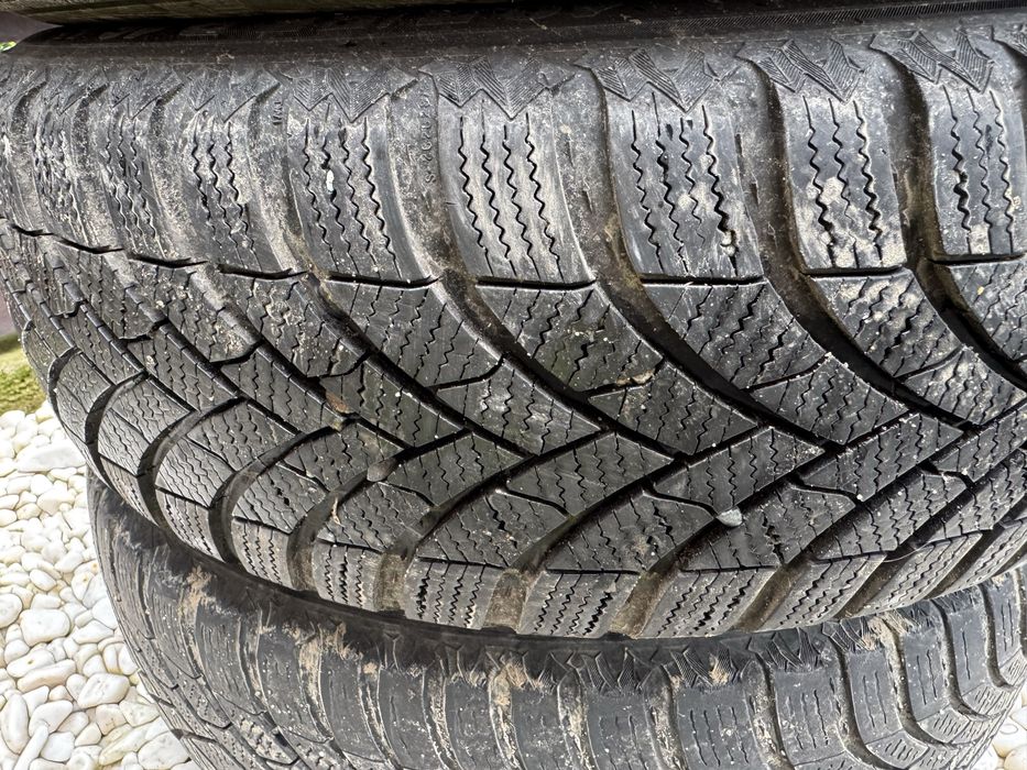 Jante R16 + cauciucuri MS Toyota!