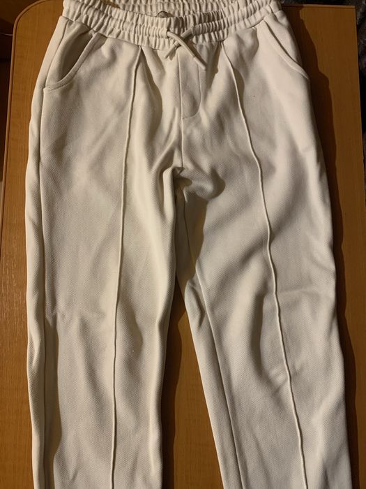 Pantaloni albi Reserved