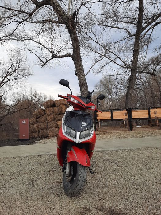 Скутер Viliam m8