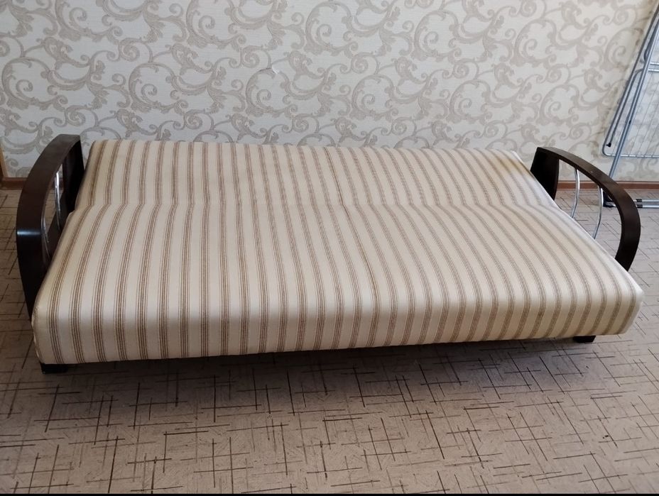 Продам диван в отличном состоянии.