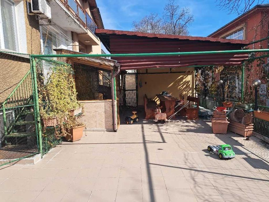 Тристайно жилище под наем в Сухата река