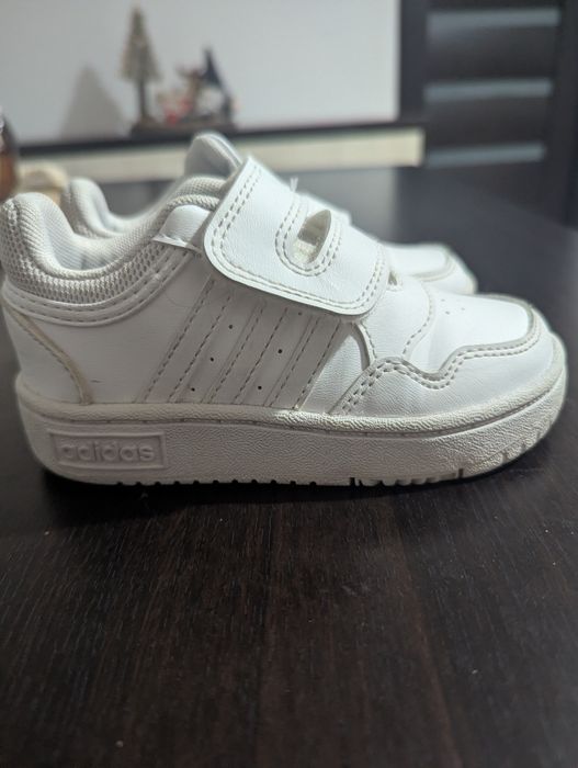 Adidași băieți mărimea 24