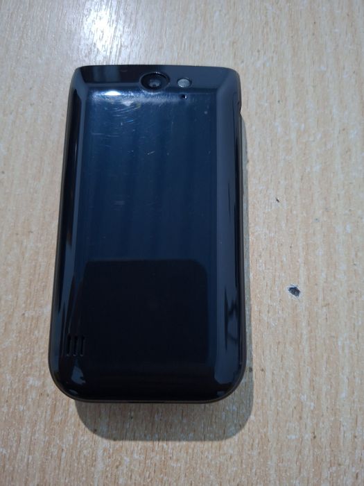 Knopkali telefon N2720 flip. 2 sim kartali telefon