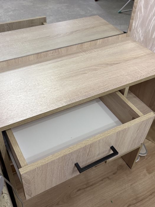 Туалетный столик