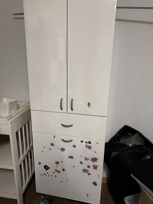 Dulap/ cos de rufe si Dulap alb URGENT