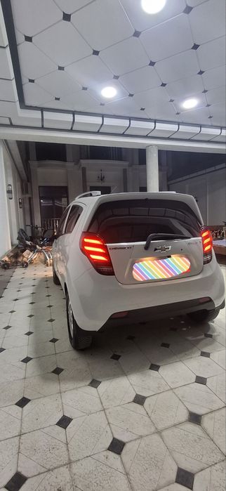 Spark vikupga beriladi