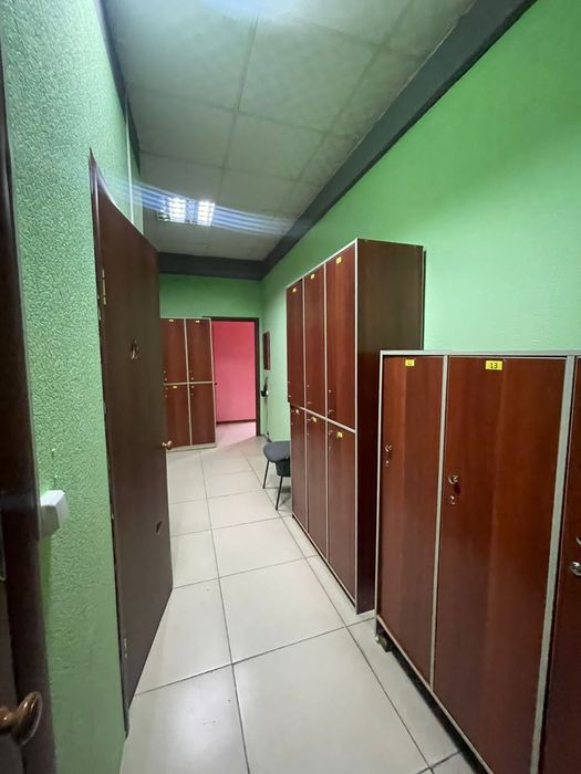 Шкафчики и скамейки для раздевалки