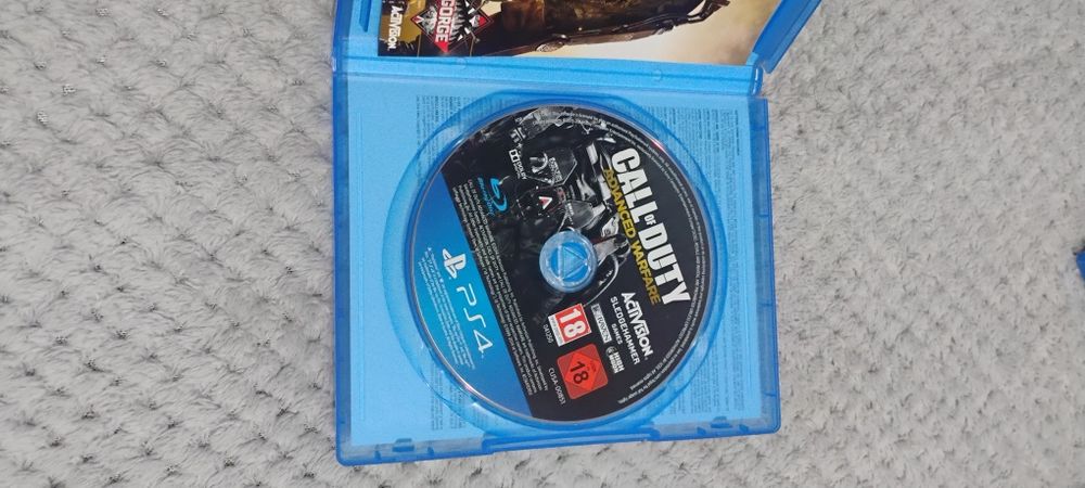 Vând jocuri PlayStation 4