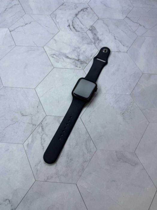 Продам Apple watch 5 40 mm