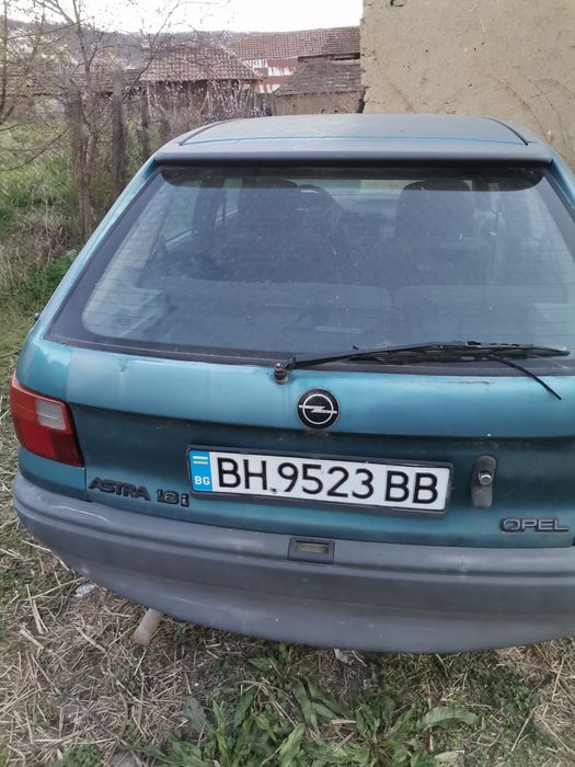 Опел Астра цял за части.