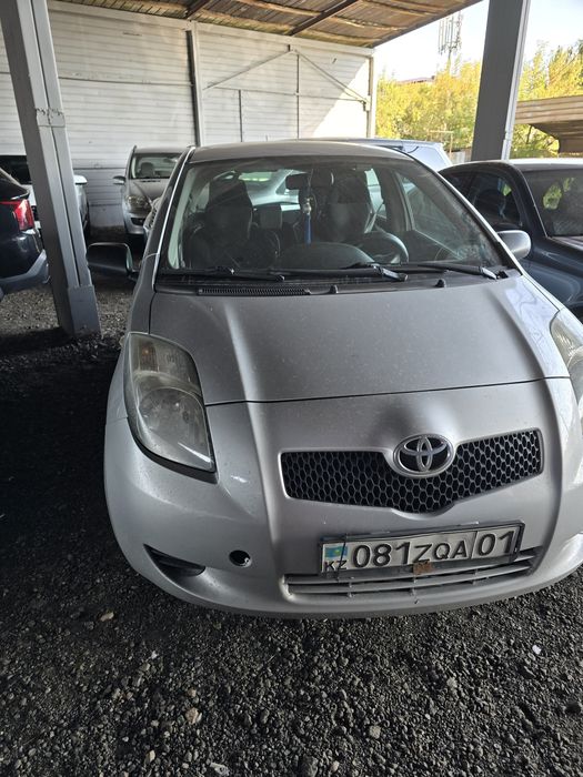 Продам машину Toyata Yaris
