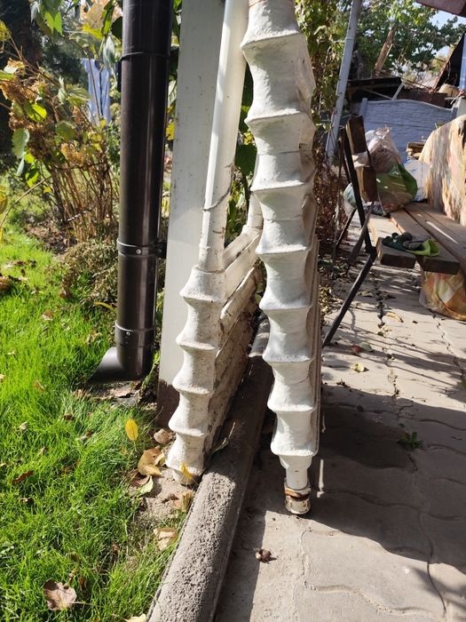 Батареи чугунные.