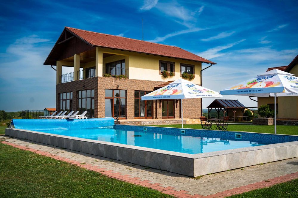 Domeniu turistic la malul lacului — Pensiune cu SPA și sală de evenimente, la 25 km de Oradea