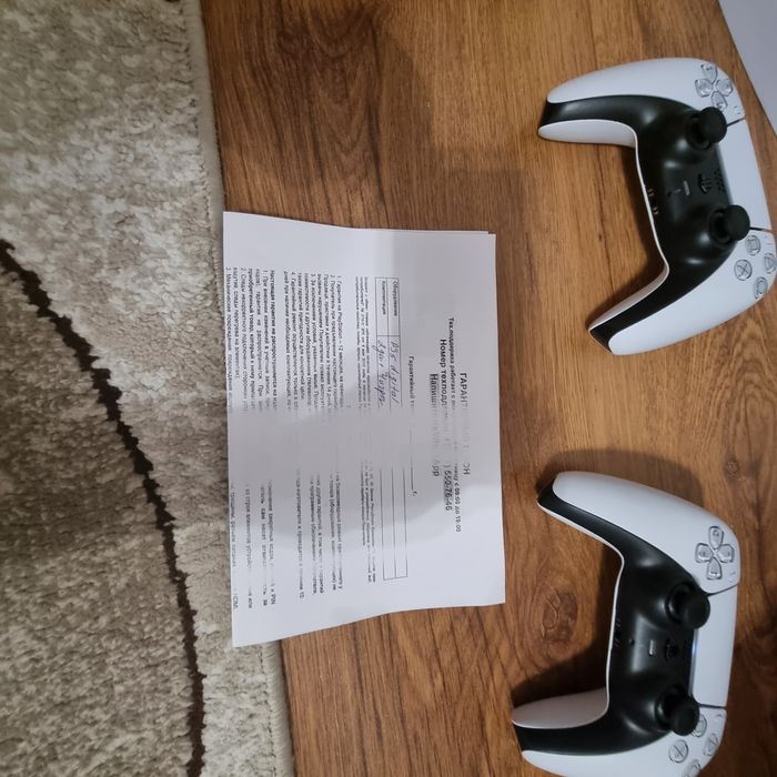 Продам Sony PS 5 Digital, +4 Games