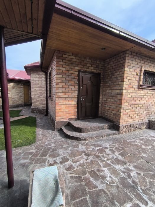 Евро коттедж Спутник 12. 6 СОТОК . 5 комнат. Сауна гараж. Заходи живи.