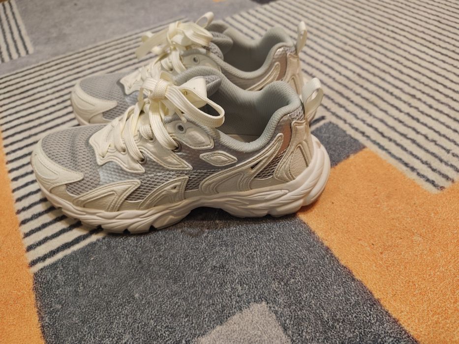 Дамски бели маратонки Trussardi