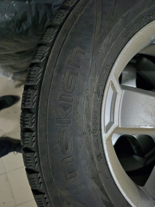 Продам диск с резиной Зимние липушка диск оргинал