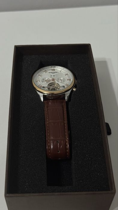 Часы кожаные Kinyued