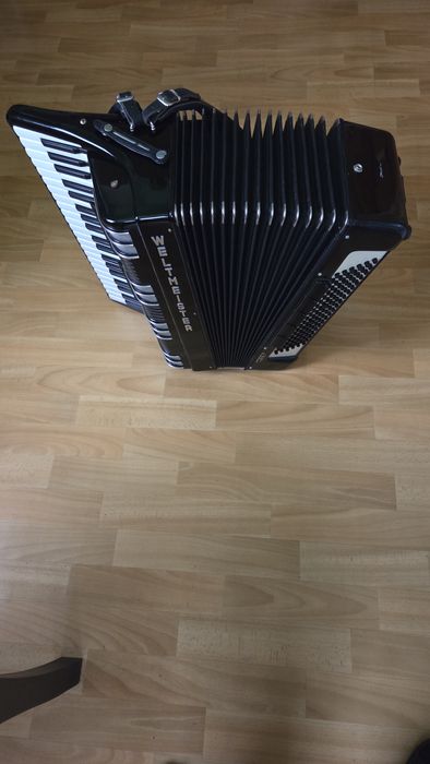 Акордеон  Weltmeister S4