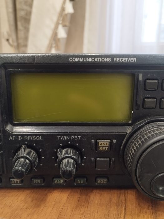 КВ-приёмник ICOM IC-R75