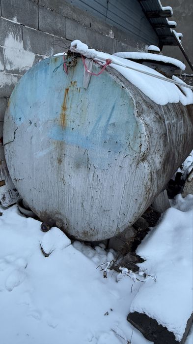 Продам цестерну 3 тонна