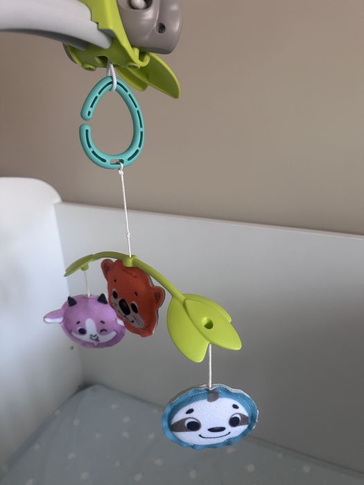 Fisher-Price® Въртележка за легло с коала 3-в-1 Soothe & Play Mobile™