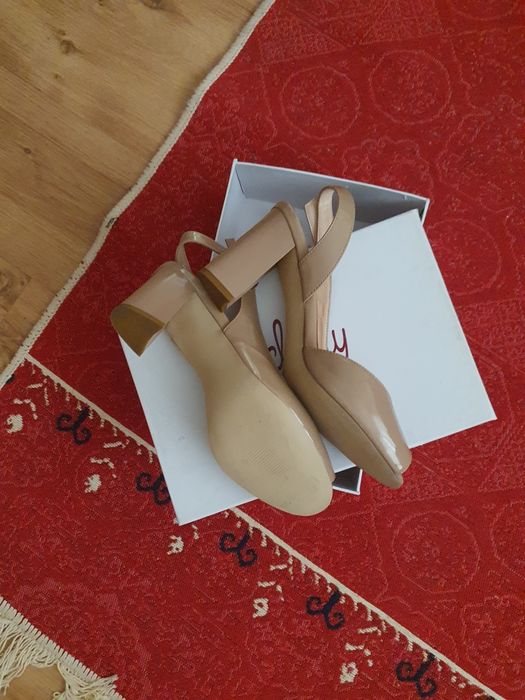 Продам босоножки 38 разм