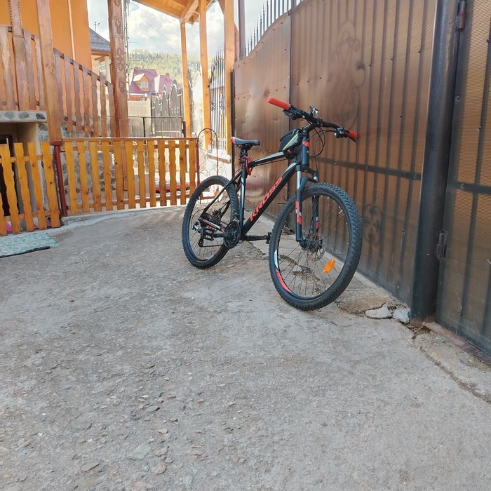 Vând bicicleta marca kross și trotineta electrica marca navee st3