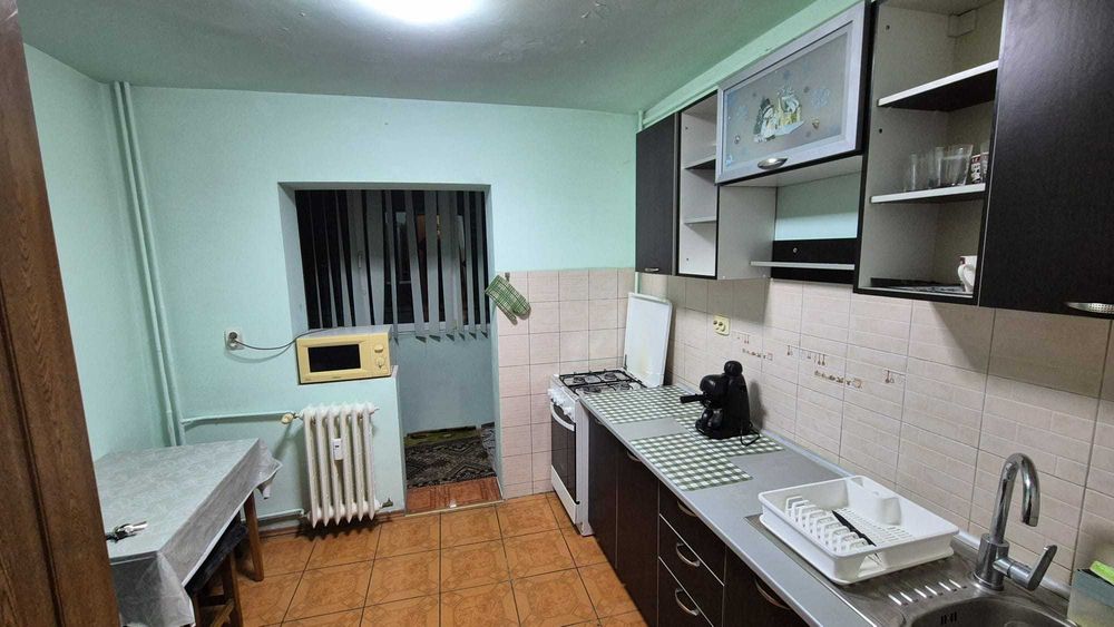 Inchiriez apartament doua camere in Arad -Micalaca zona 300