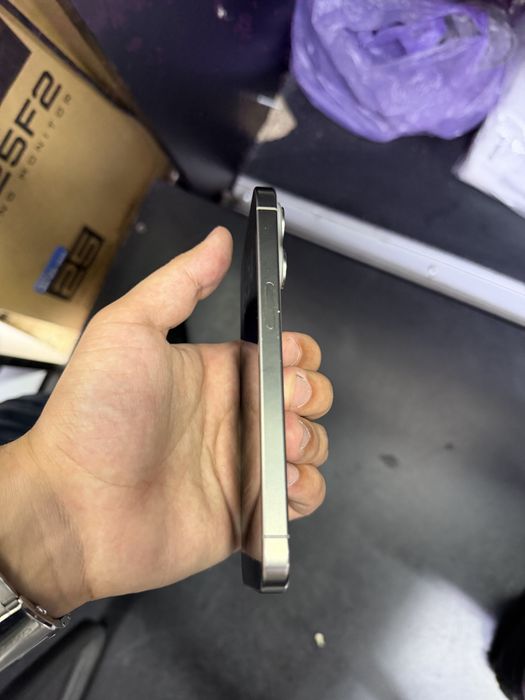 Iphone 15 pro  natural titanium 256