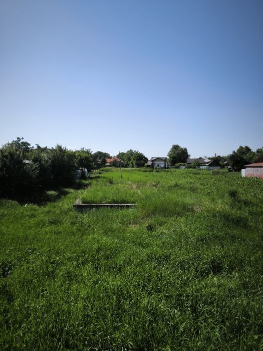 Teren intravilan 800 mp + fundație 135 mp | Roznov, Slobozia – Strada Răculești | Ideal pentru casă