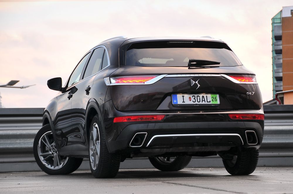 DS7  //   Crossback  // Opera   // Design  // 225cp //