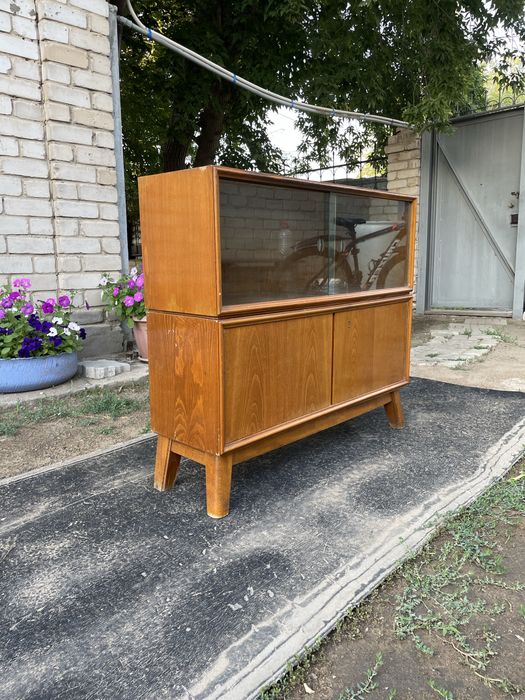 Продам винтажное трюмо и тумбу.