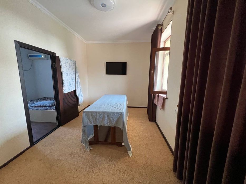 Сдается 3х комнатный КОТТЕДЖ 
С обстановкой 
В горде Алмалыке