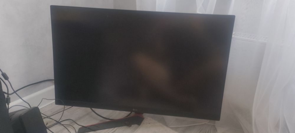 Монитор LG32 дюйма