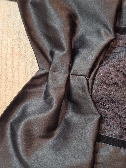 Черно бюстие с дантела