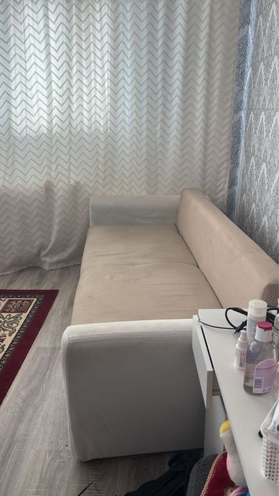 Отдам диван бесплатно в нормальном состоянии