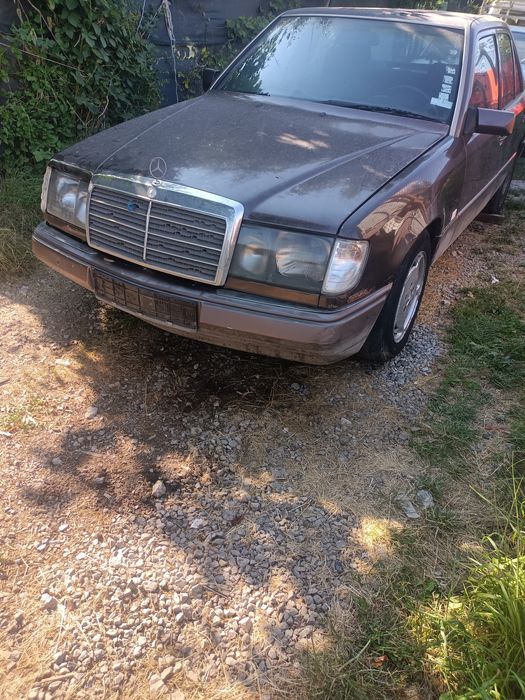 На части Мерцедес 124