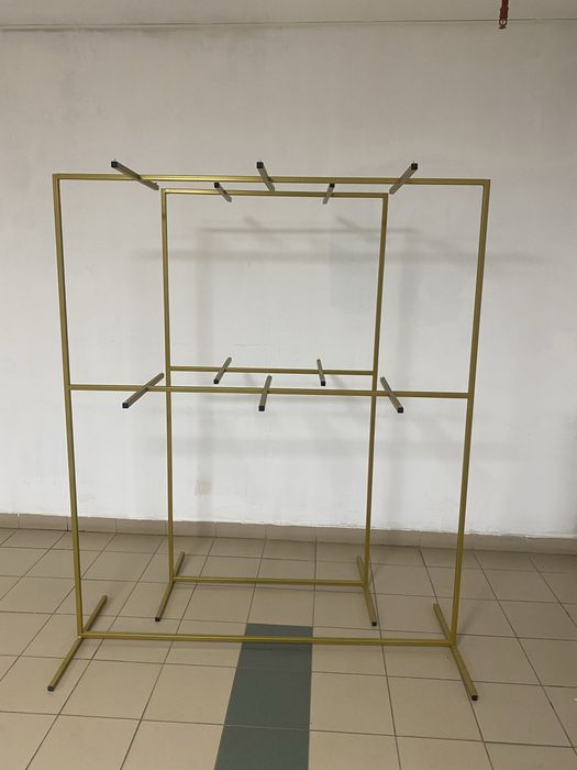 Продам стойки вешалки