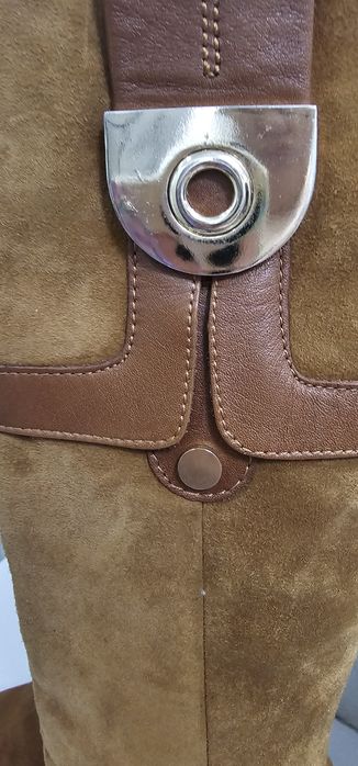 Замшевые коричневые сапоги 35