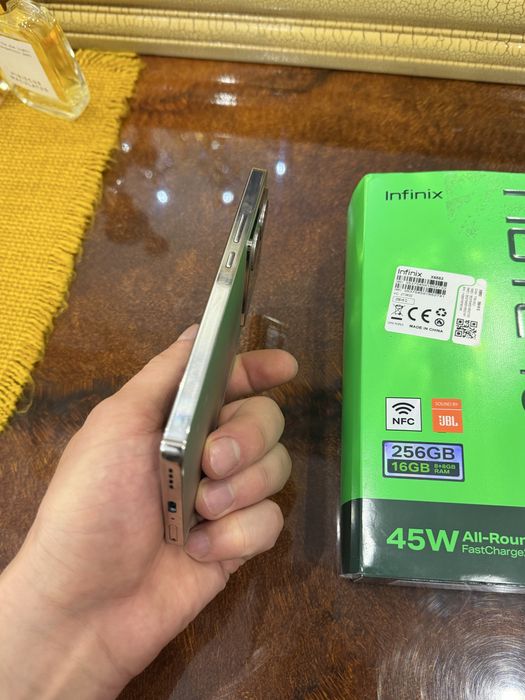 Infinix note 40 16/256g