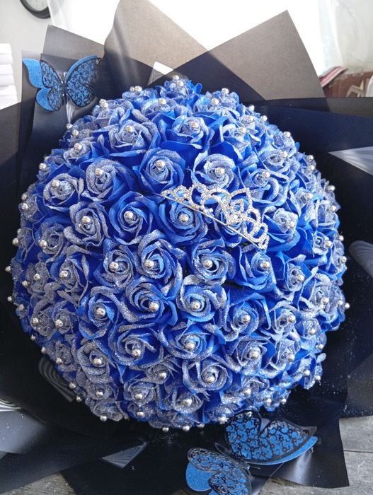 Buchete de flori cu 101 trandafiri