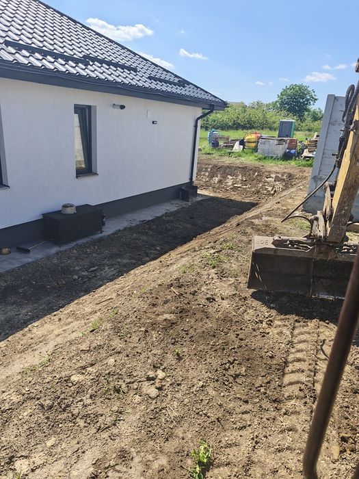 Miniexcavator de închiriat!