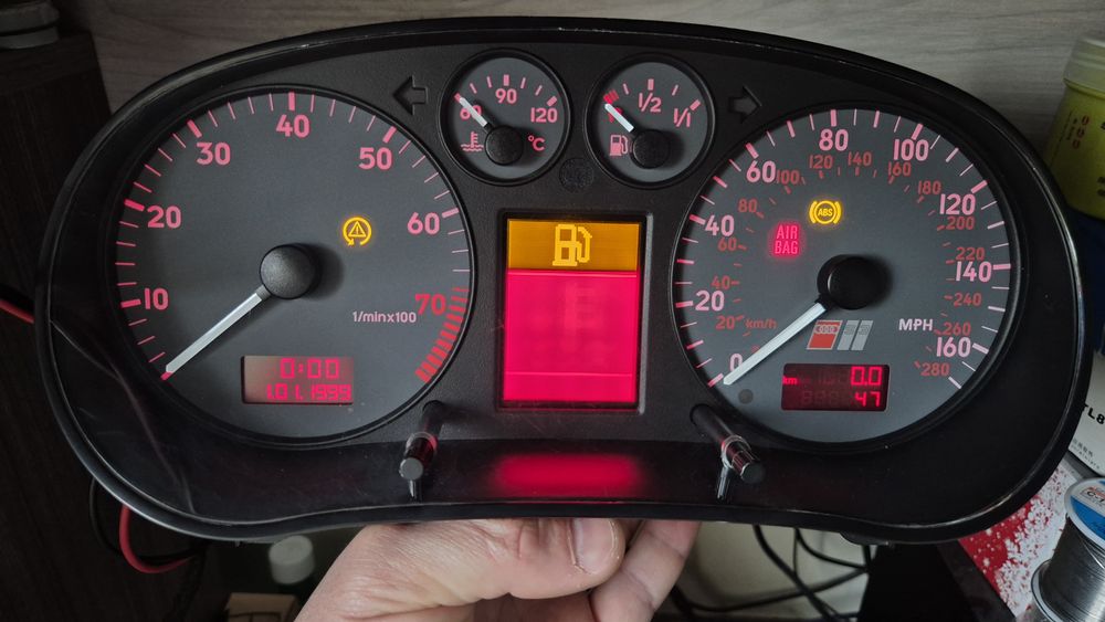Километраж audi a3 8L,бензин VDO S3  нов дисплей