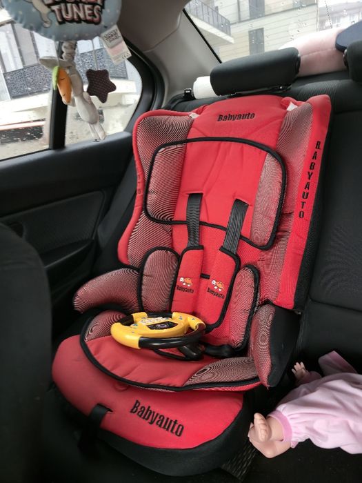 Scaun auto proape nou