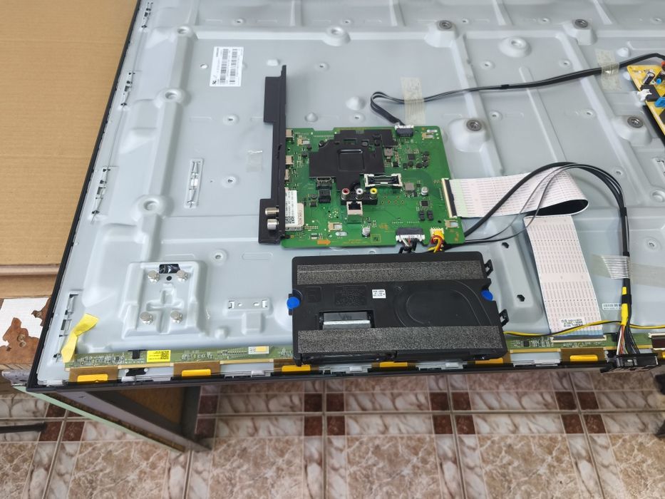 Vând piese tv Samsung  8