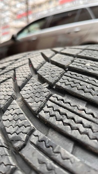 3 Anvelope larna BRIDGESTONE Blizzak LM005 245/45 R17 99 V XL DOT 2424