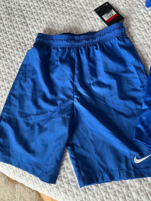 Nike сет! Тениска и Къси панталонки