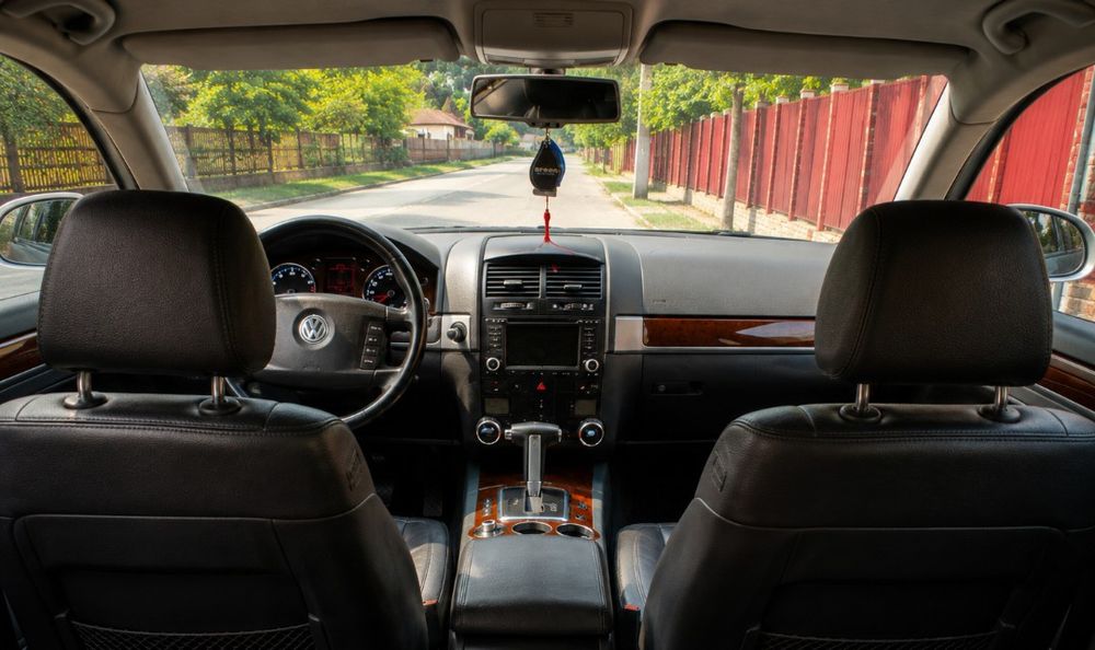 Vând Touareg motor 2.5 Tdi 2007 acte valabile fiscal pe loc preț 3000 euro